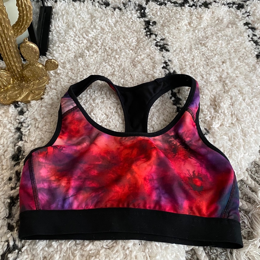 Very good new used condition  tie dye sports bra
